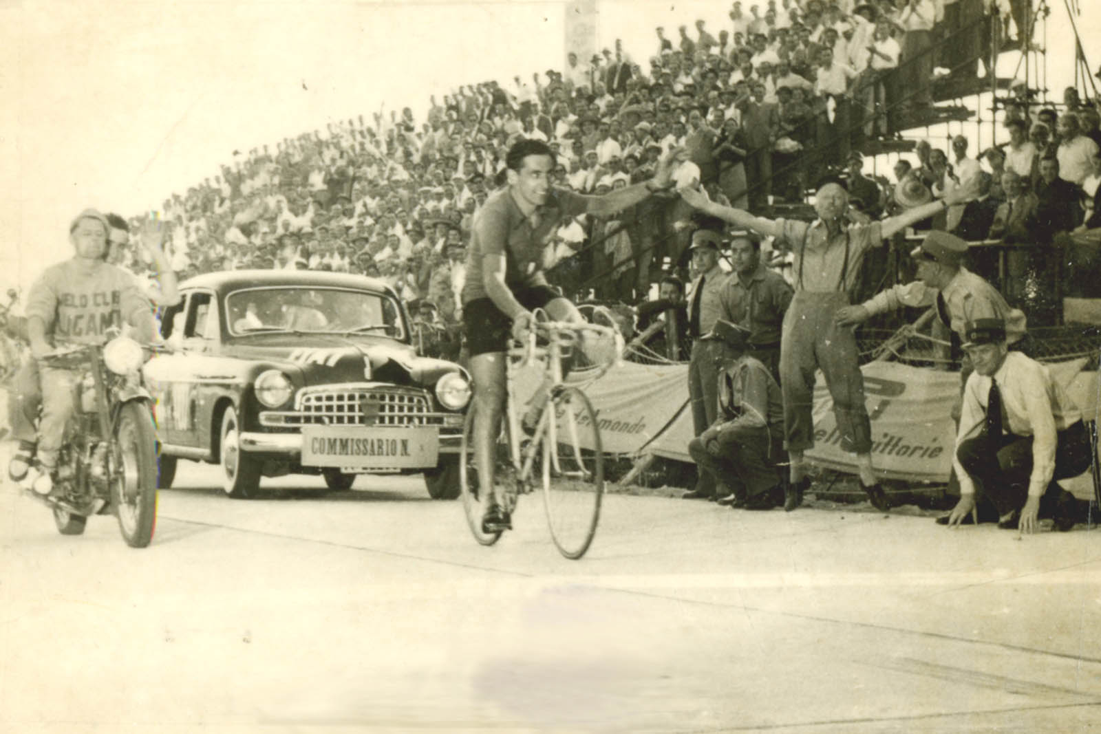 Fausto Coppi siegt bei der Weltmeisterschaft 1953